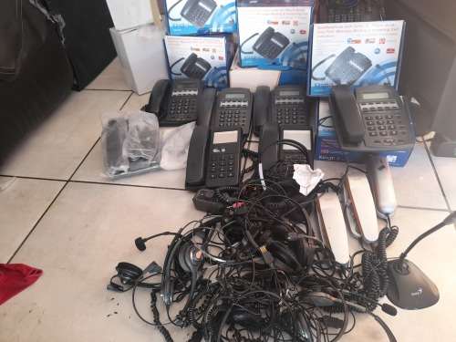 *CALLCENTRE LIQUIDATION*BULK LOT OF VOIP/SKYPE PHONES, HEADSETS, SWITCH BOARD PHONES,MIC ETC*
