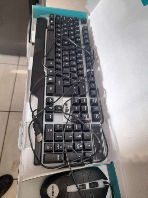 *WOW*ASUS ET2300I ALL IN ONE,TOUCH SCREEN, I3,1TB,23 INCH PC*AWESOME MACHINE*R16000 RETAIL*