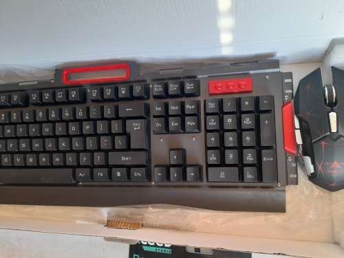 ***STORAGE CLEARANCE**BULK LOT OF GAMING WIRELESS KEYBOARD/MOUSE,CPU,RAM,USB,REMOTES ETC**