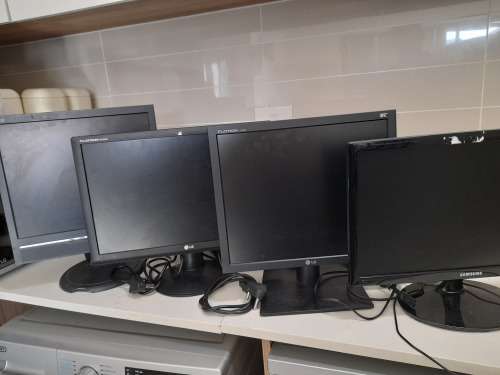 *BULK LIQUIDATION 4 X PC SCREENS, LG, SAMSUNG, PHILLIPS ETC, WITH POWER CORDS*ONE BID FOR ALL 4**