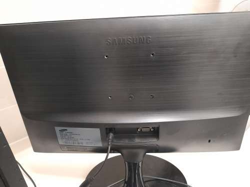 *BULK LIQUIDATION 4 X PC SCREENS, LG, SAMSUNG, PHILLIPS ETC, WITH POWER CORDS*ONE BID FOR ALL 4**