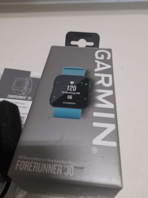 *MOTHERS DAY DEAL**GARMIN FORERUNNER 30 IN BOX WITH CHARGER AND MANUALS*R2800 IN STORE**