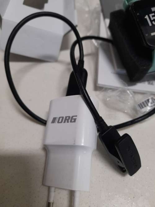 *MOTHERS DAY DEAL**GARMIN FORERUNNER 30 IN BOX WITH CHARGER AND MANUALS*R2800 IN STORE**