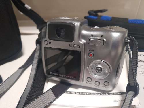 *MAY MADNESS DEALS*LOT OF 2 CAMERAS**KODAK WITH BAG*SONY WITH BAY+2 FREE NEW 16GB MEMORY CARDS**