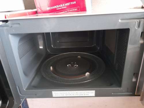 *STARTING @R1***Defy 20lt Microwave Metallic DMO381,NEW WITH SMALL DENTS FROM TRANSPORT*