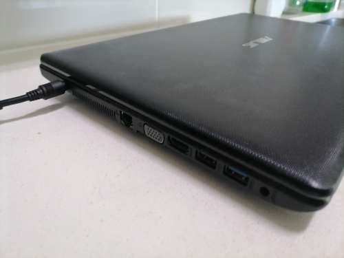 *STARTING @R1***ASUS X551M 15.6 INCH LAPTOP, 1TB HDD, 2GB RAM, W10 WITH CHARGER**