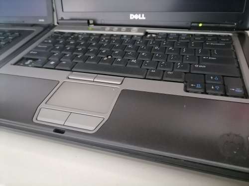 *LIQUIDATION STOCK*2XLAPTOPS**ONE HP AND ONE DELL**BOTH TURN ON*SOLD AS IS, NO GUARANTEE***