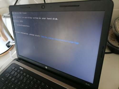 *LIQUIDATION STOCK*2XLAPTOPS**ONE HP AND ONE DELL**BOTH TURN ON*SOLD AS IS, NO GUARANTEE***