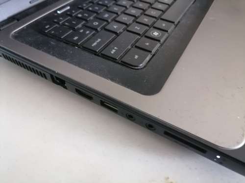 *LIQUIDATION STOCK*2XLAPTOPS**ONE HP AND ONE DELL**BOTH TURN ON*SOLD AS IS, NO GUARANTEE***