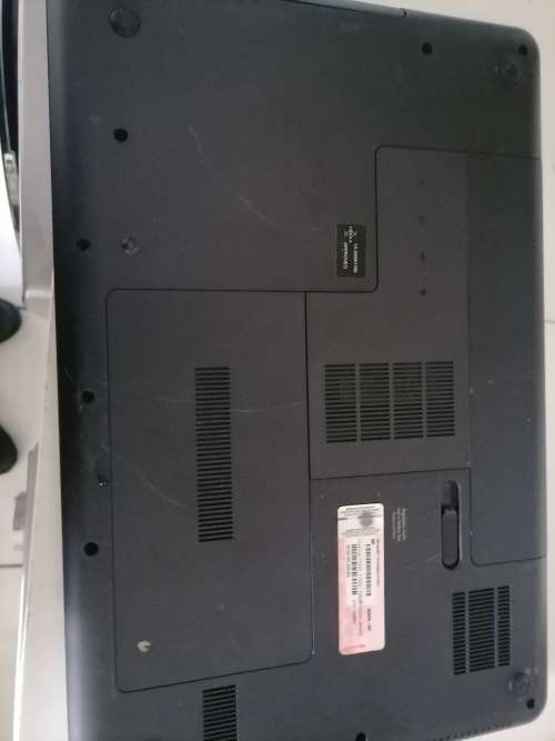 *LIQUIDATION STOCK*2XLAPTOPS**ONE HP AND ONE DELL**BOTH TURN ON*SOLD AS IS, NO GUARANTEE***