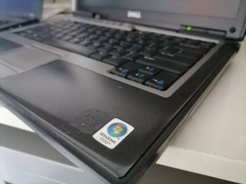 *LIQUIDATION STOCK*2XLAPTOPS**ONE HP AND ONE DELL**BOTH TURN ON*SOLD AS IS, NO GUARANTEE***