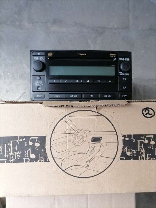 *WAREHOUSE CLEARANCE*TOYOTA FJ CRUISER ORIGINAL RADIO** UNTESTED**AS IS**