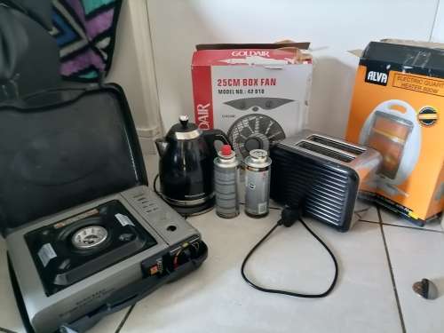 ***AWESOME  COMBO DEAL***KETTLE,TOASTER,GAS STOVE,HEATER,FAN**ONE BID FOR THE LOT**