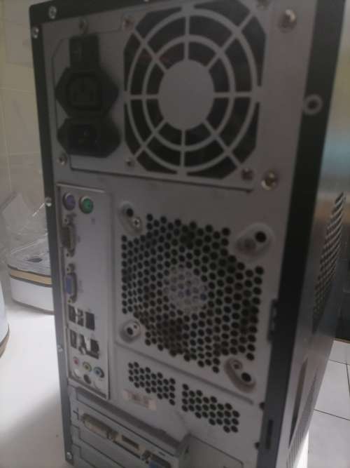 *YOUTH DAY DEALS*2 X PC BOXES*ONE IS HP PRO I3, THE OTHER IM NOT SURE*ONE POWERS ON*ONE BID FOR BOTH