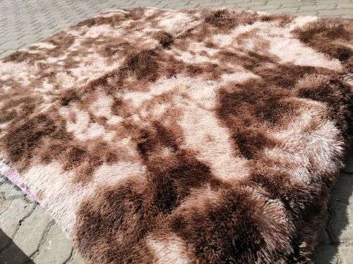 *WEEKEND SPECIAL*VERY LIMITED*BRAND NEW WINTER FLUFFY RUGS*WINNING BIDDER CAN CHOOSE COLOUR*