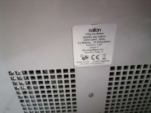 *CHRISTMAS IN JULY*SALTON 18KG ICE MACHINE WITH 3 CUBE SIZE FUNCTION,SCOOP NOT WORKING CORRECTLY*