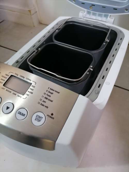 *GRAB THIS AWESOME DEAL*DEMO  TAURUS PA-CASOLA DIGITAL BREAD MACHINE*R5000 IN STORE**
