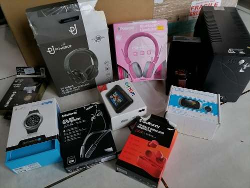 *BULK LOT OF UNTESTED/FAULTY/WORKING ELECTRONICS*UPS/WATCH/HEADSETS/CAMERA/WALKA/WATCH ETC