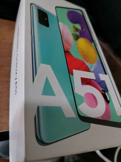 *FRESH FRIDAY DEALS*SAMSUNG A51,NEW CONDITION,BEAUTIFULL COLOR*STAYS ON CHARGING SCREEN*SOLD AS IS**