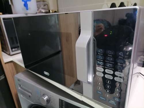 *BELLCO BARGAIN BUYS*DEFY DMO391 30L MICROWAVE, COMES ON BUT NOT TURNING PLATE*READ AD*