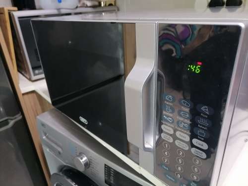 *BELLCO BARGAIN BUYS*DEFY DMO391 30L MICROWAVE, COMES ON BUT NOT TURNING PLATE*READ AD*