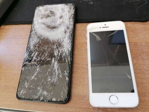 **2 X DAMAGED PHONES*SAMSUNG A022F AND APPLE A1530*BROKEN SOLD AS IS*ONE BID FOR BOTH**