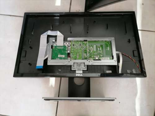 *MONTHEND CLEARANCE*LOT OF FAULTY 22/24/27 INCH SCREENS*SOLD AS IS*ONE WORKS*READ AD