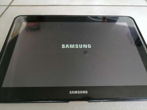 *FREE FREIGHT FRIDAY*PRE OWNED SAMSUNG GALAXY TAB 2, 3G. 10.1 IN CARRY CASE AND CHARGER**