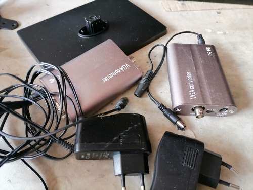 *MONTH END MADNESS*LOT OF 4 X PC SCREENS+2 X VGA CONVERTERS*ONE BID FOR ALL*WORKING**