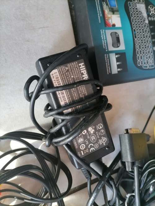 *SPRING SPECIAL*BULK LOT OF AWESOME ELECTRONICS*MP3 PLAYER,8GB RAM, HDD,DVD WRITER,CABLES,CHARGERS**