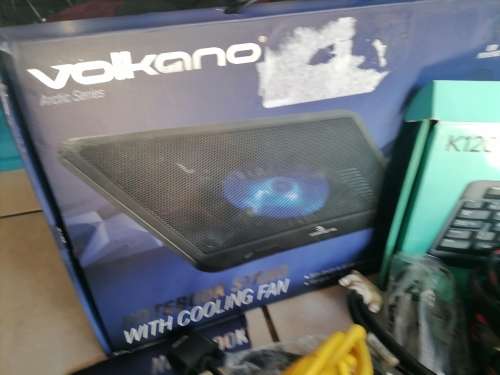 *SPRING SPECIAL*BULK LOT OF AWESOME ELECTRONICS*MP3 PLAYER,8GB RAM, HDD,DVD WRITER,CABLES,CHARGERS**