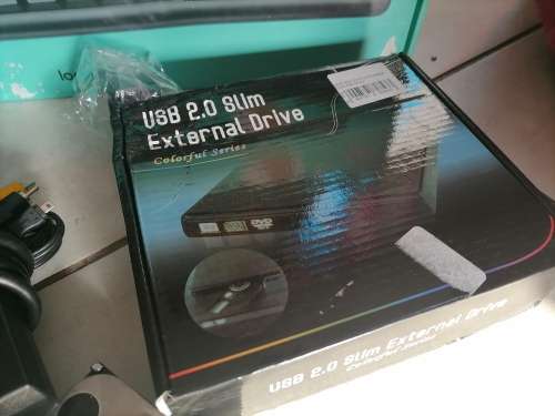 *SPRING SPECIAL*BULK LOT OF AWESOME ELECTRONICS*MP3 PLAYER,8GB RAM, HDD,DVD WRITER,CABLES,CHARGERS**