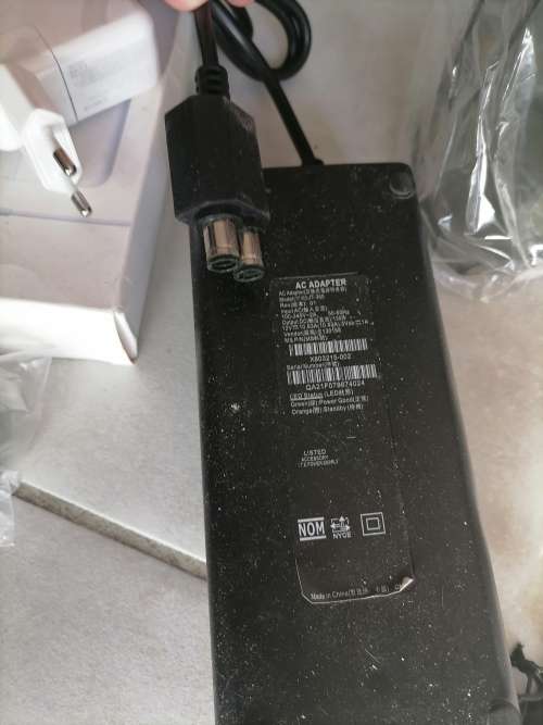 *LUCK DIP OF ELECTRONICS*JUICER,PS4 CHATPADS,GOLD CHAINS,APPLE CHARGERS,COFFEE GRINDER,CHARGERS ETC*