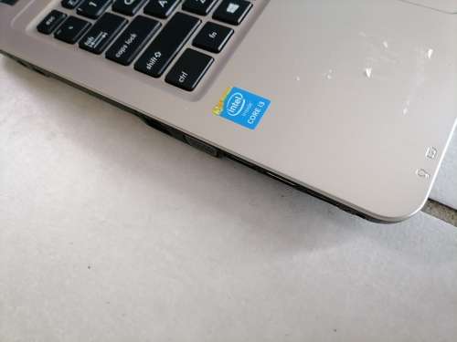 *HERITAGE DEAL*I3 ASUS X540L LAPTOP,EXCELLENT CONDITION *POWERS ON** SOLD AS IS*READ AD*