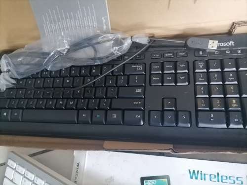 *STARTING @R1 NO RESERVE*COMBO DEAL*BRAND NEW MICROSOFT KEYBOARD/MSE+SLIM BLUETOOTH KEYBOARD**