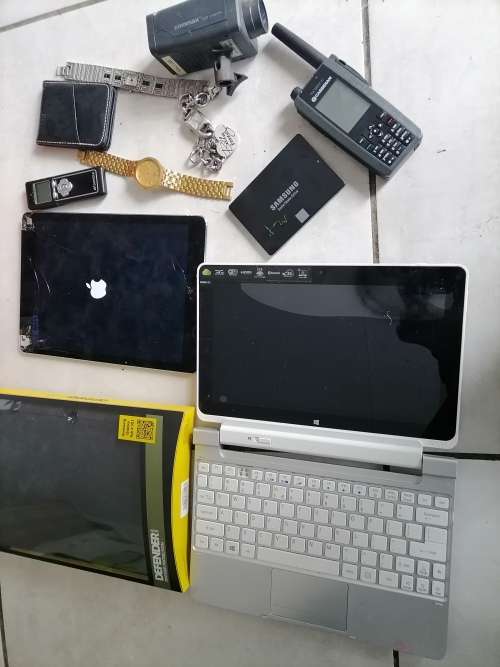 ***BULK LOT OF ELECTRONICS**ACER TABLET, 120GB SSD,WATCHES,IPAD,CCTV CAMERA,2 WAY RADIO *SOLD AS IS