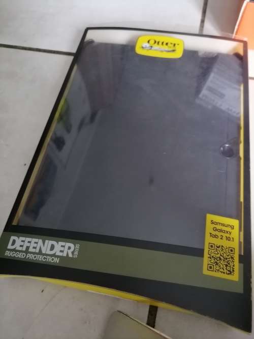 ***BULK LOT OF ELECTRONICS**ACER TABLET, 120GB SSD,WATCHES,IPAD,CCTV CAMERA,2 WAY RADIO *SOLD AS IS