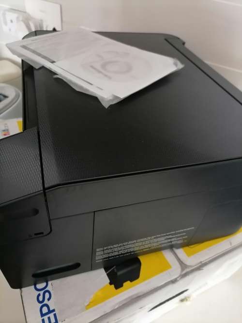 *LIKE NEW EPSON 3111 ECOTANK PRINTER IN BOX WITH MANUAL AND DISK AND CABLE*R3300 IN STORE**