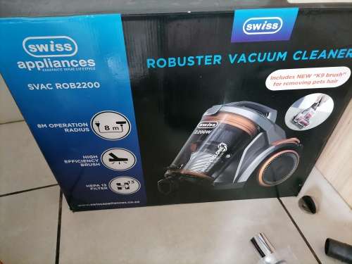 *SWISS ROBUSTER VACUUM CLEANERSVAC ROB2200 IN BOX WITH ATTACHMENTS*R2600 NEW PRICE*