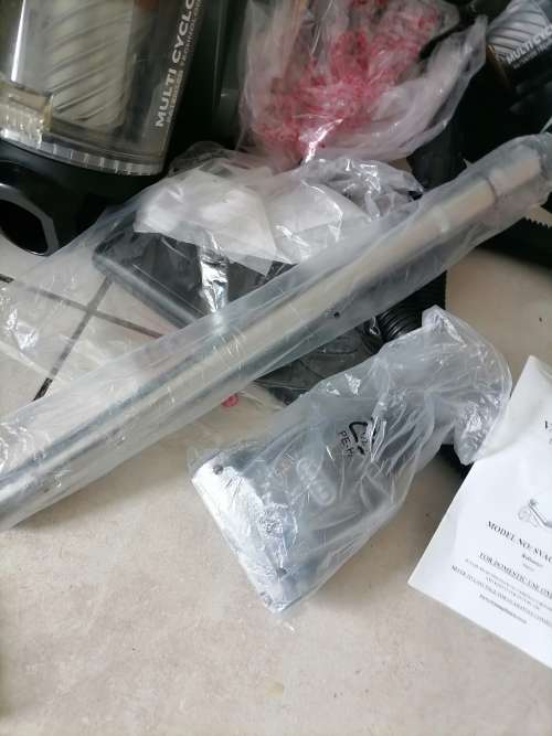 **USED SWISS ROBUSTER VACUUM CLEANERSVAC ROB2200 IN BOX WITH ATTACHMENTS*R2600 NEW PRICE*