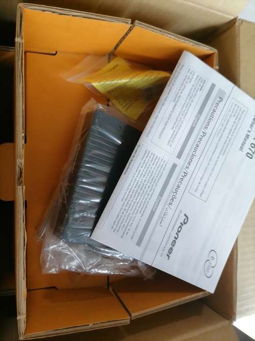 *BRAND NEW PIONEER CDX-P670 6 DISK CD SHUTTLE IN BOX WITH ACCESSORIES**OVER R1500 RETAIL