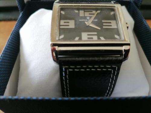 *WEEKEND SPECIAL*BRAND NEW UNISEX JACQUES Alpha Saphir 219A WATCH IN BOX*R900 RETAIL