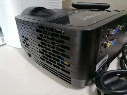 **BLACK FRIDAY*FREE FREIGHT*INFOCUS 3D READY IN114 PROJECTOR WITH REMOTE*ONLY 165HRS*R7000 IN STORE*