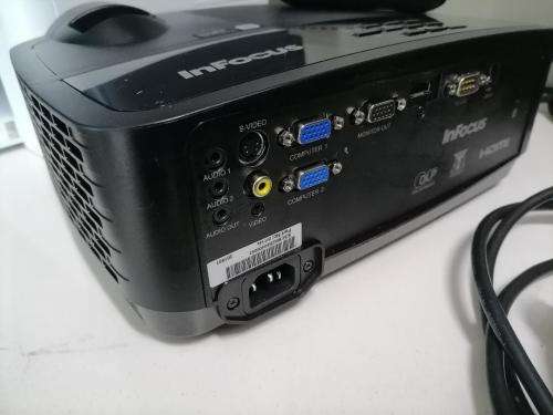 **BLACK FRIDAY*FREE FREIGHT*INFOCUS 3D READY IN114 PROJECTOR WITH REMOTE*ONLY 165HRS*R7000 IN STORE*