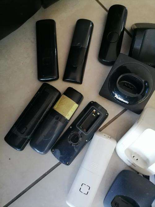 *COMPANY LIQUIDATION ITEMS*BULK LOT OF CORDLESS PHONE,SWITCH BOARD PHONES,INTERCOM, CHARGERS**