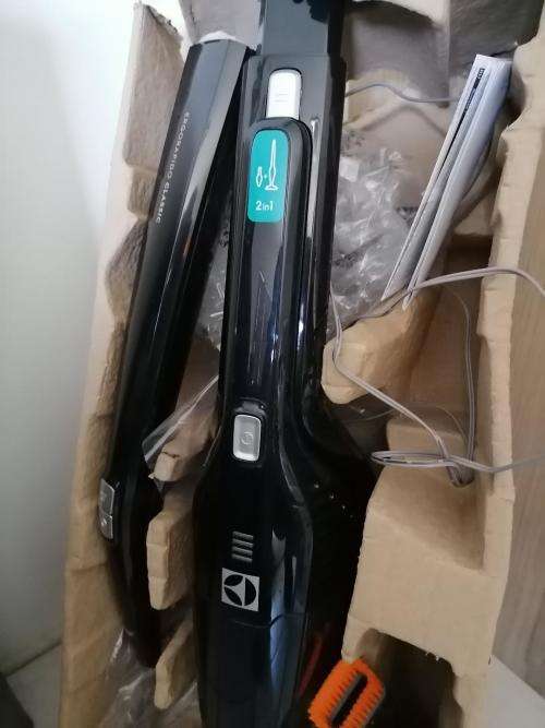 *NEW YEAR*NEW DEALS*LIKE NEW ELECTROLUX ERGORAPIDO BATTERY VACUUM IN BOX WITH ATTACHMENTS*R3500