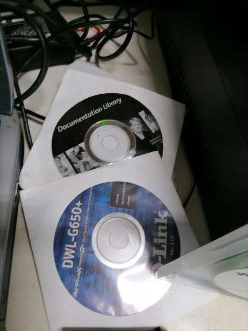 **COMPAQ PRESARIO 2500 WITH WIFI CARD,DISKS,POWER SUPPLY,BAG*OLD BUT WORKING AND BATTERY GOOD+SPARE*