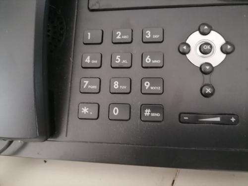 *COMPANY LIQUIDATION*SET OF YEALINK IP CORDLESS PHONES+YEALINK IP PHONE*ONE BID FOR ALL**