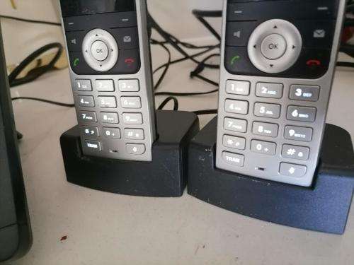 *COMPANY LIQUIDATION*SET OF YEALINK IP CORDLESS PHONES+YEALINK IP PHONE*ONE BID FOR ALL**
