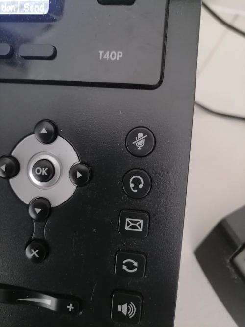 *COMPANY LIQUIDATION*SET OF YEALINK IP CORDLESS PHONES+YEALINK IP PHONE*ONE BID FOR ALL**